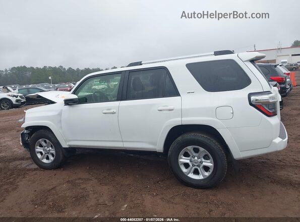 JTEMU5JR1R6273261 2024 TOYOTA 4RUNNER White სალონის 360-გრადუსიანი ხედი