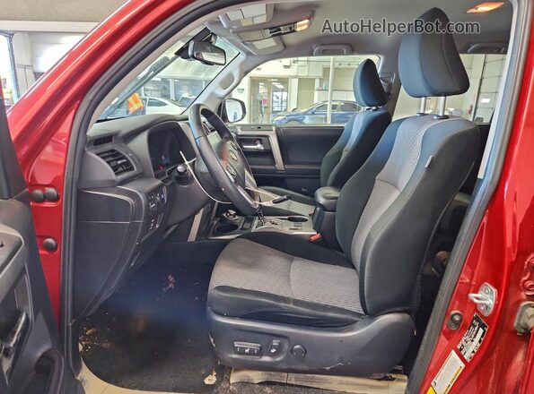 JTEMU5JRXM5933019 2021 TOYOTA 4RUNNER Красный Вид салона спереди