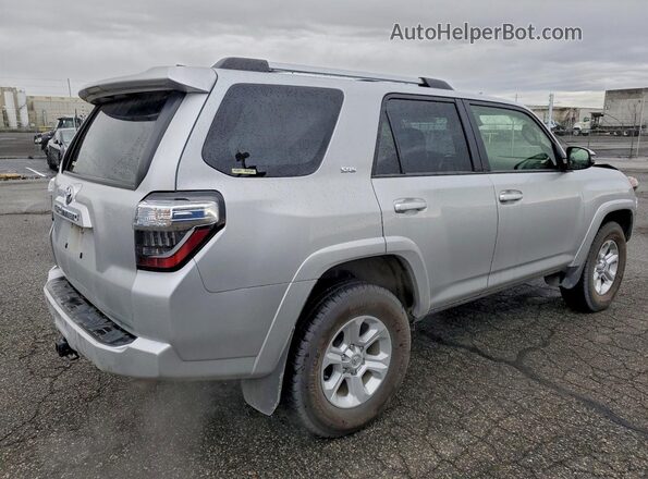 JTENU5JR1R6268839 2024 TOYOTA 4RUNNER Silver Tył prawy