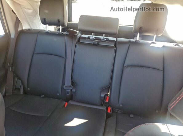 JTERU5JR0R6281440 2024 TOYOTA 4RUNNER Blue Widok tylnych siedzeń