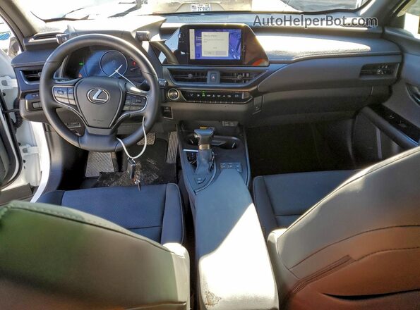 JTHB9JBH3R2076254 2024 LEXUS UX White Widok deski rozdzielczej