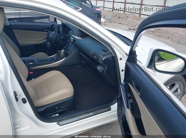 JTHBA1D22K5097598 2019 LEXUS IS 300 White წინა სალონის ხედი