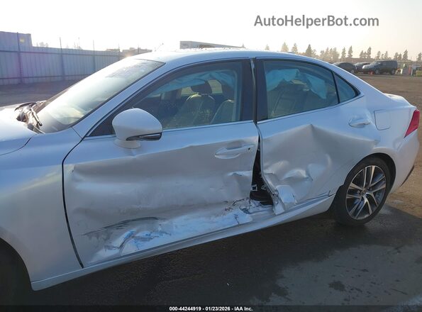 JTHBA1D27K5085656 2019 LEXUS IS 300 White Вид спереду