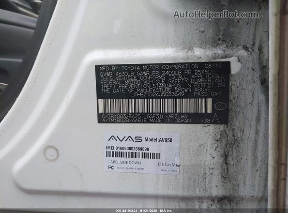 JTHBZ1D24J5033649 2018 LEXUS IS 350 White Widok komory silnika