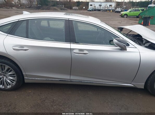 JTHC51FF2J5002383 2018 LEXUS LS 500 Серебряный Вид задней части салона