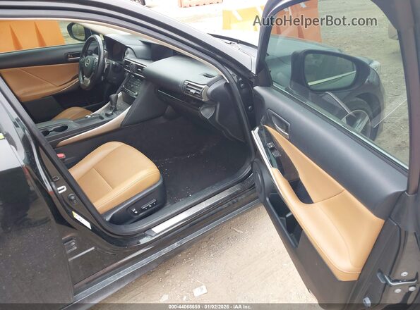JTHC81D27J5029411 2018 LEXUS IS 300 Black Widok wnętrza z przodu