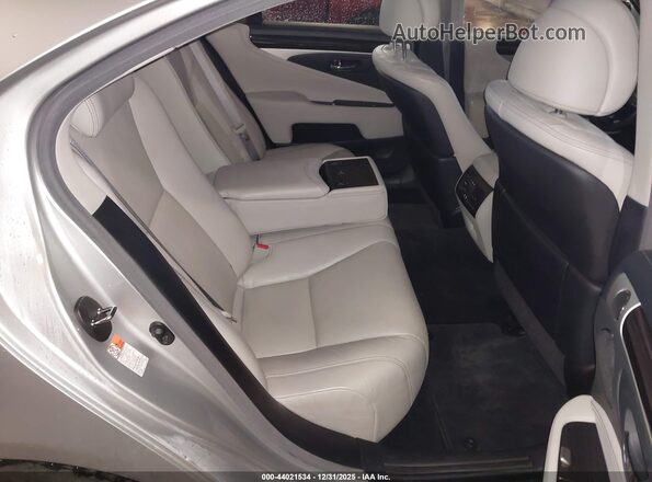 JTHCL5EF2G5025993 2016 LEXUS LS 460 Silver VIN կոդի պիտակի տեսք