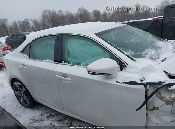 JTHCM1D24H5016900 2017 LEXUS IS 300 White Widok wnętrza z tyłu