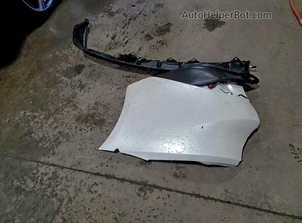 JTHCM1D29H5021770 2017 LEXUS IS White Vista del compartimento del motor