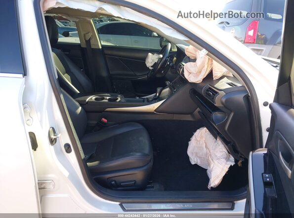 JTHDA1D29L5107733 2020 LEXUS IS 300 White Vista interior delantera