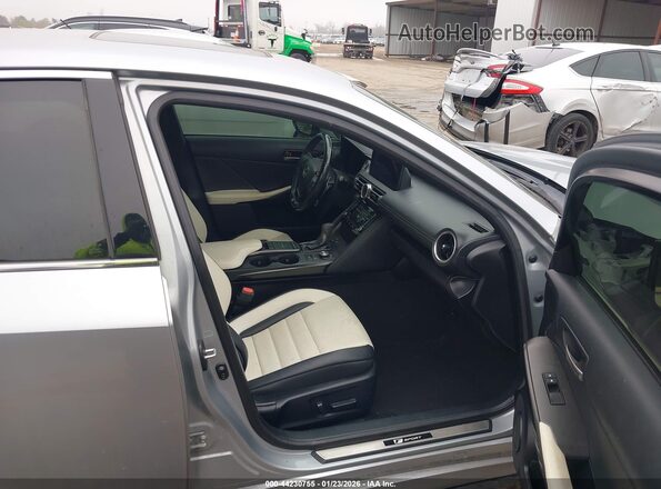 JTHGZ1B23M5044543 2021 LEXUS IS 350 Silver Widok wnętrza z przodu