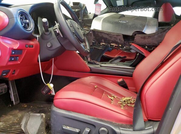 JTHGZ1B28P5062993 2023 LEXUS IS Серебряный Вид салона спереди