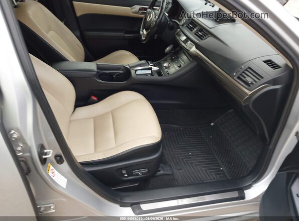 JTHKD5BH0G2259212 2016 LEXUS CT Silver Front interior view