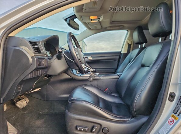JTHKD5BH0G2271375 2016 LEXUS CT Silver Widok wnętrza z przodu
