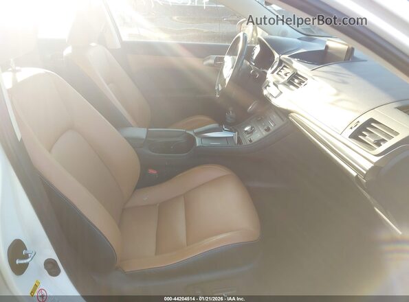 JTHKD5BH2H2294240 2017 LEXUS CT 200H White 