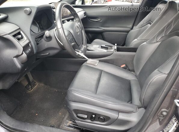 JTHP9JBH0P2068339 2023 LEXUS UX Серебряный Вид салона спереди