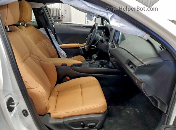 JTHP9JBH4P2070076 2023 LEXUS UX White Вид салону спереду
