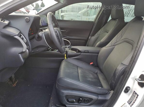 JTHP9JBH9R2080556 2024 LEXUS UX White Вид салону спереду