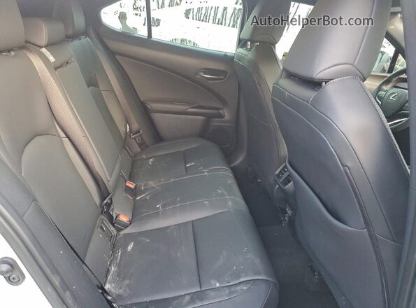 JTHP9JBH9R2080556 2024 LEXUS UX White Вид задньої частини салону