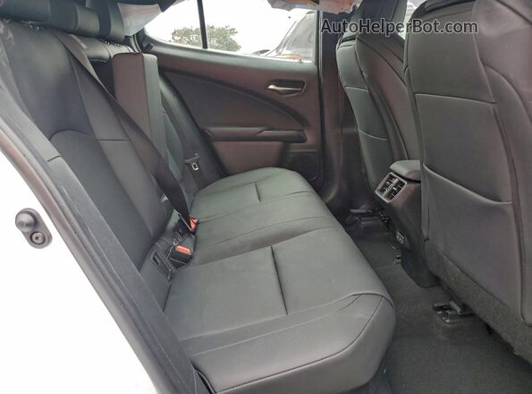 JTHR6JBH4R2163703 2024 LEXUS UX White Widok wnętrza z tyłu