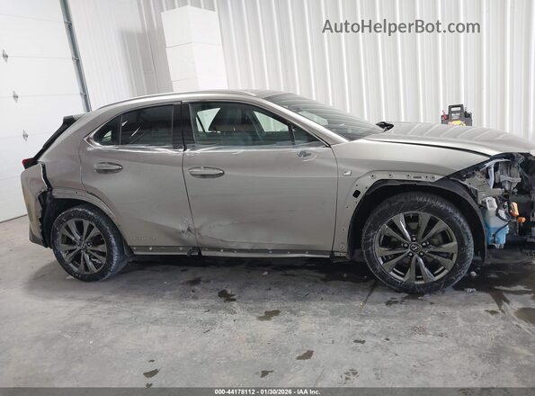 JTHU9JBH0K2014468 2019 LEXUS UX 250H Silver Սալոնի 360 աստիճան տեսք
