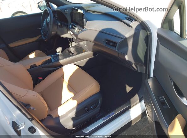 JTHUCJDH9S2008909 2025 LEXUS UX 300H White წინა სალონის ხედი