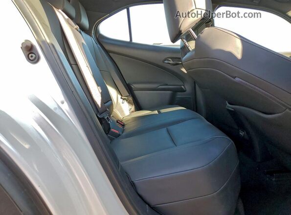 JTHX3JBH3M2037311 2021 LEXUS UX White Rear seats view