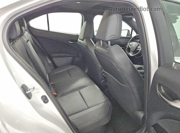 JTHX6JBH6R2187945 2024 LEXUS UX White Widok tylnych siedzeń