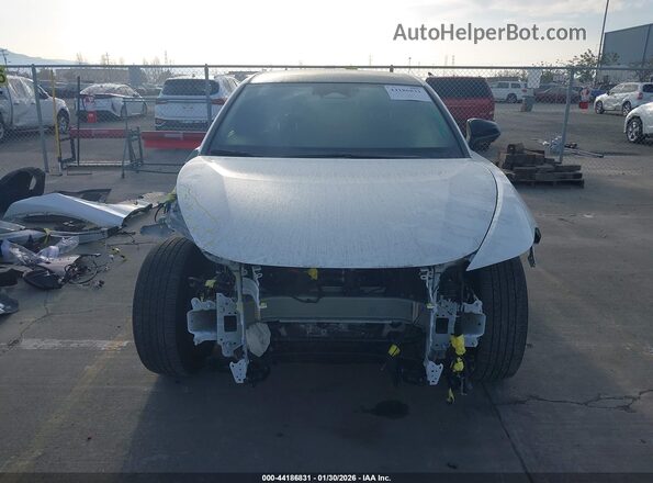 JTJAAAAB8PA016486 2023 LEXUS RZ 450E White Սալոնի հետևի տեսք