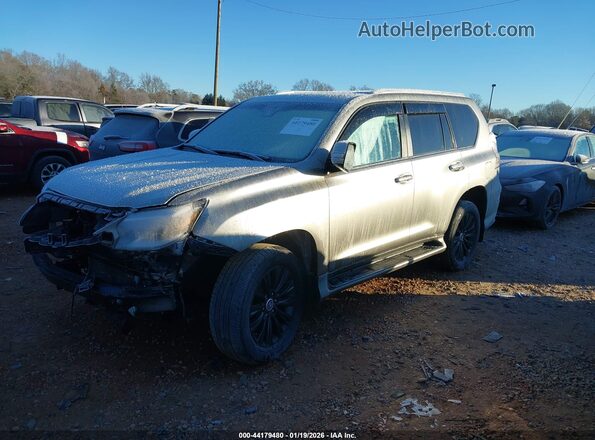 JTJAM7BX0P5348922 2023 LEXUS GX 460 Silver Vista tres cuartos delantera izquierda
