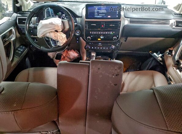 JTJAM7BX8P5367671 2023 LEXUS GX Серебряный Вид панели приборов