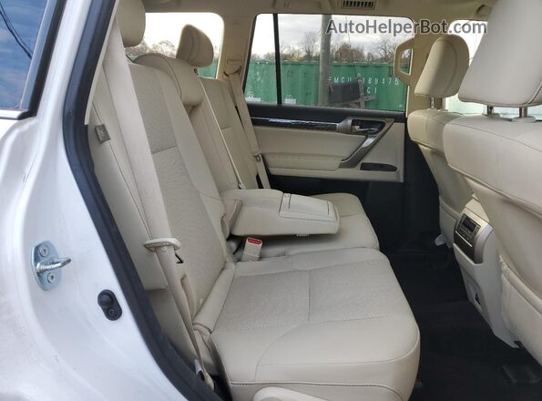 JTJAM7BX9L5267220 2020 LEXUS GX White Widok wnętrza z tyłu