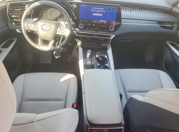 JTJCHMAA1P2005546 2023 LEXUS RX Silver Vista del salpicadero