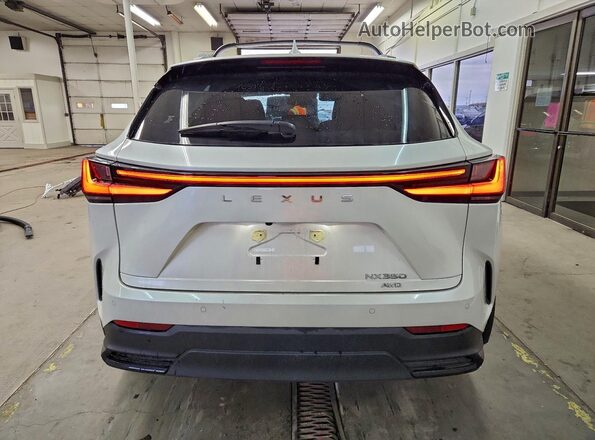 JTJGGCEZ4S5011587 2025 LEXUS NX White Rear view