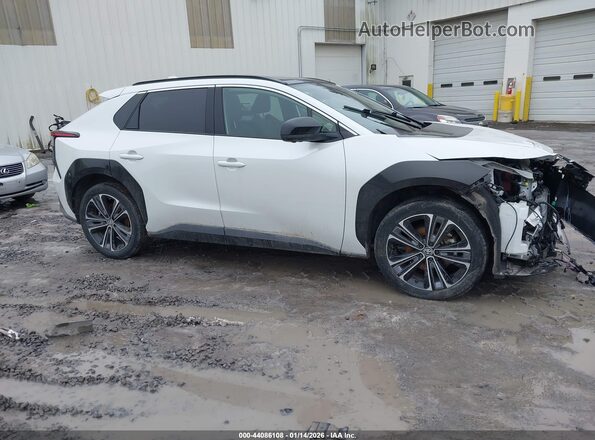 JTMABACA9RA051870 2024 TOYOTA LIMITED White Vista interior trasera