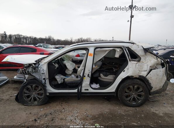 JTMB6RFV7ND533381 2022 TOYOTA LE White Vista interior trasera