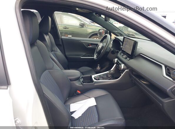 JTME6RFV9PJ035958 2023 TOYOTA RAV4 HYBRID White Սալոնի դիմացի տեսք