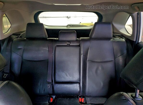 JTMH1RFV3KJ004953 2019 TOYOTA LE White Vista de los asientos traseros