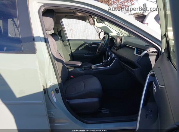 JTMP1RFV4KD508096 2019 TOYOTA LE Серый Вид салона спереди