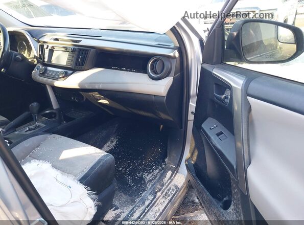 JTMRJREV7JD208769 2018 TOYOTA LE Silver Սալոնի դիմացի տեսք