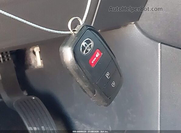 JTND4MBE3T3255701 2026 TOYOTA LL Red Вид панелі приладів