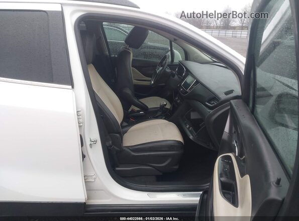 KL4CJASB2KB786044 2019 BUICK ENCORE White Vista interior delantera
