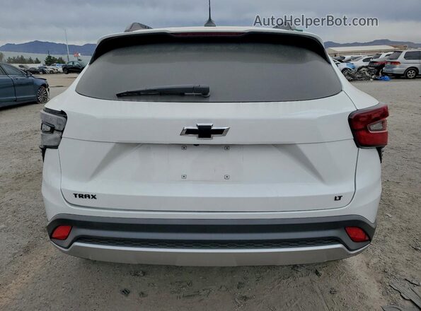 KL77LHEP0TC009520 2026 CHEVROLET TRAX Белый Вид сзади