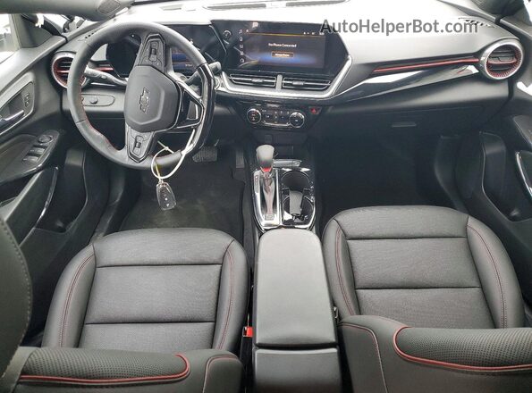 KL77LJEP4TC002948 2026 CHEVROLET TRAX White Вид панелі приладів