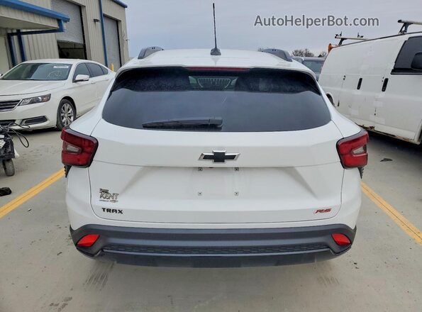 KL77LJEP4TC002948 2026 CHEVROLET TRAX White Вид ззаду