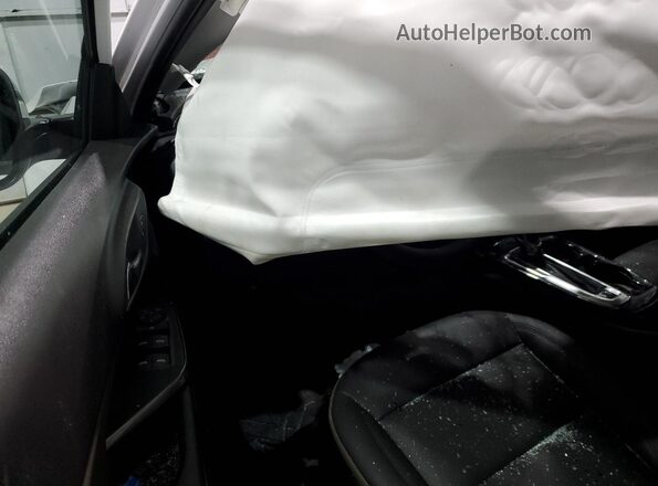 KL77LKEP2TC006325 2026 CHEVROLET TRAX White Widok deski rozdzielczej