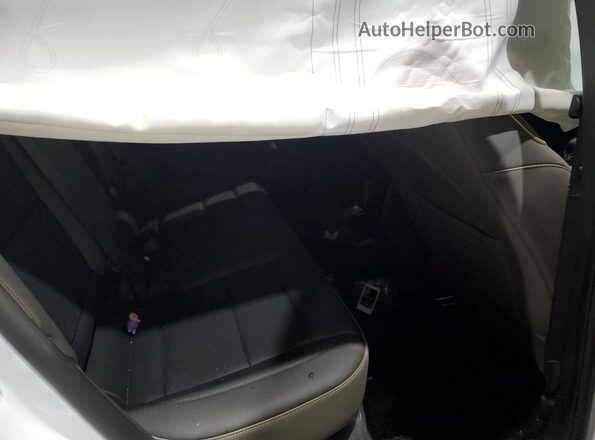 KL77LKEP2TC006325 2026 CHEVROLET TRAX White Widok wnętrza z tyłu