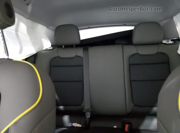 KL77LKEP2TC006325 2026 CHEVROLET TRAX White Widok tylnych siedzeń
