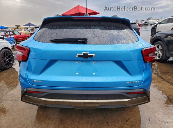 KL77LKEP2TC013257 2026 CHEVROLET TRAX Синий Вид сзади