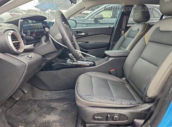 KL77LKEP2TC013257 2026 CHEVROLET TRAX Синий Вид салона спереди